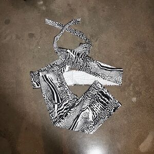 Women’s 2 Piece Floral Printed Halter V Neck Crop Top Wide Leg Pants Set